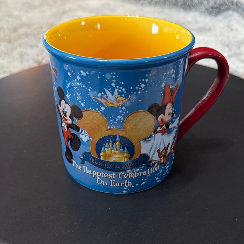 Disney World Happiest Place On Earth 2005 Collectible Coffee Mug‎ Mickey Mouse